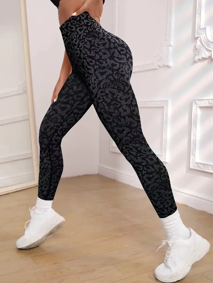 Bezšvové joggingové nohavice s leopardím vzorom a broskyňovým zadkom