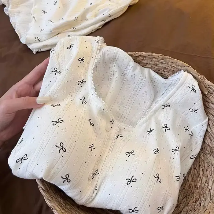 Sladké dievča krátke rukávy pyžamo a šortky s hrudníkom Pads a uzlom, nové letné domáce oblečenie Set, jemné a priedušné oblečenie pre ženy
