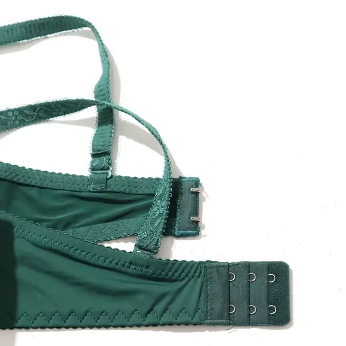 Beauwear - Vyšívaná zelená kvetinová podprsenka s príveskom