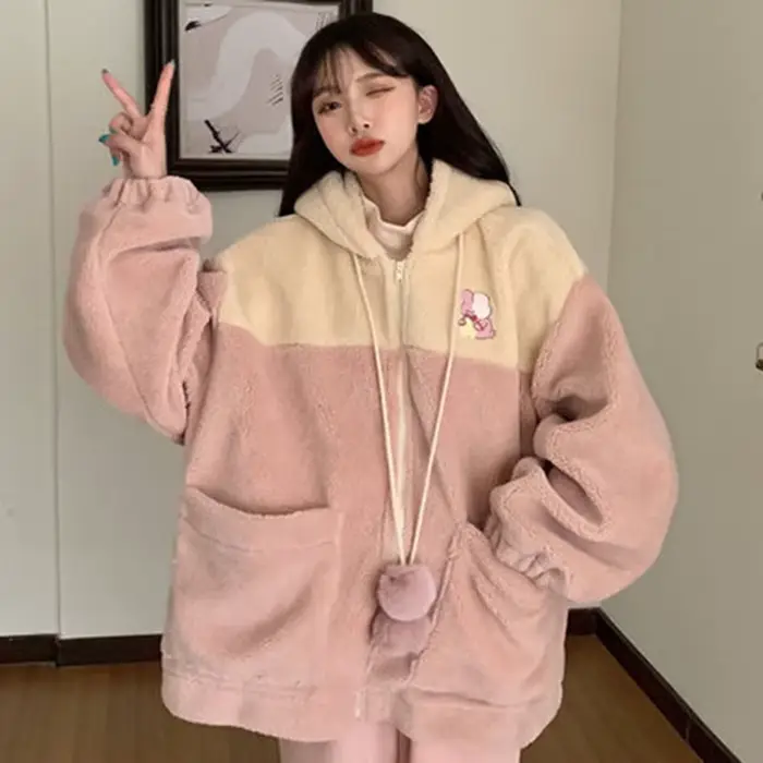 Kawaii japonský animovaný univerzitný mikina s kapucňou pre ženy, plyšová mikina, teplá ležérna bunda en coton et polyester style décontracté pour femmes occassions spéciales automne hiver