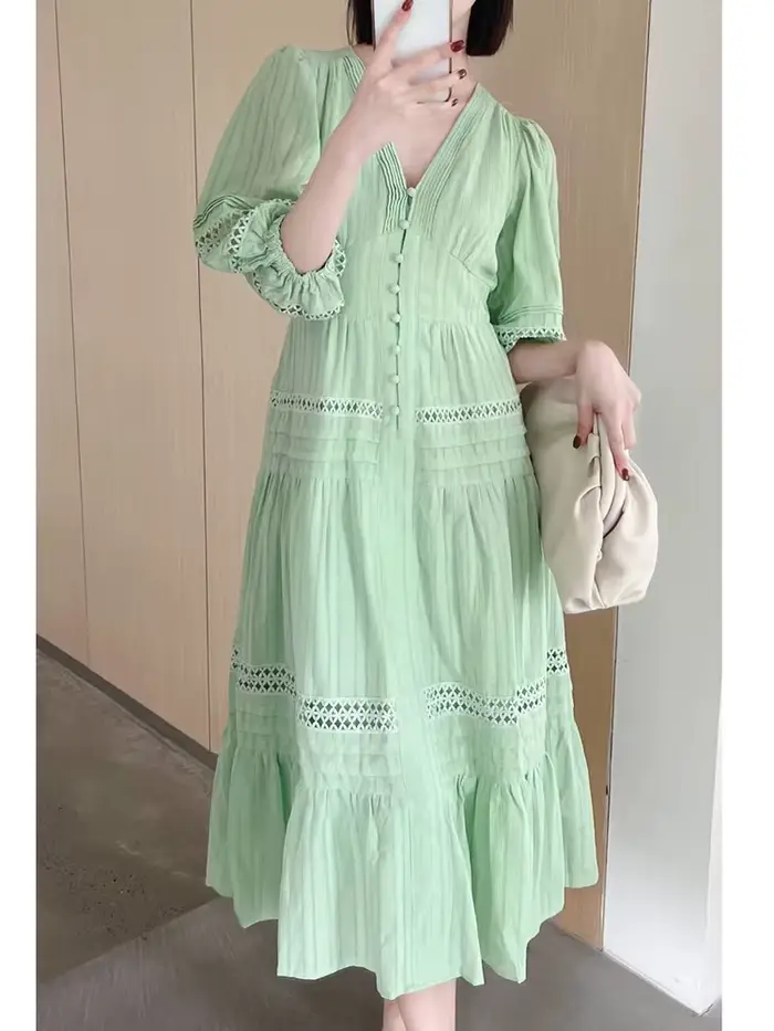 Elegantné viacvrstvové šaty po kolená pre ženy