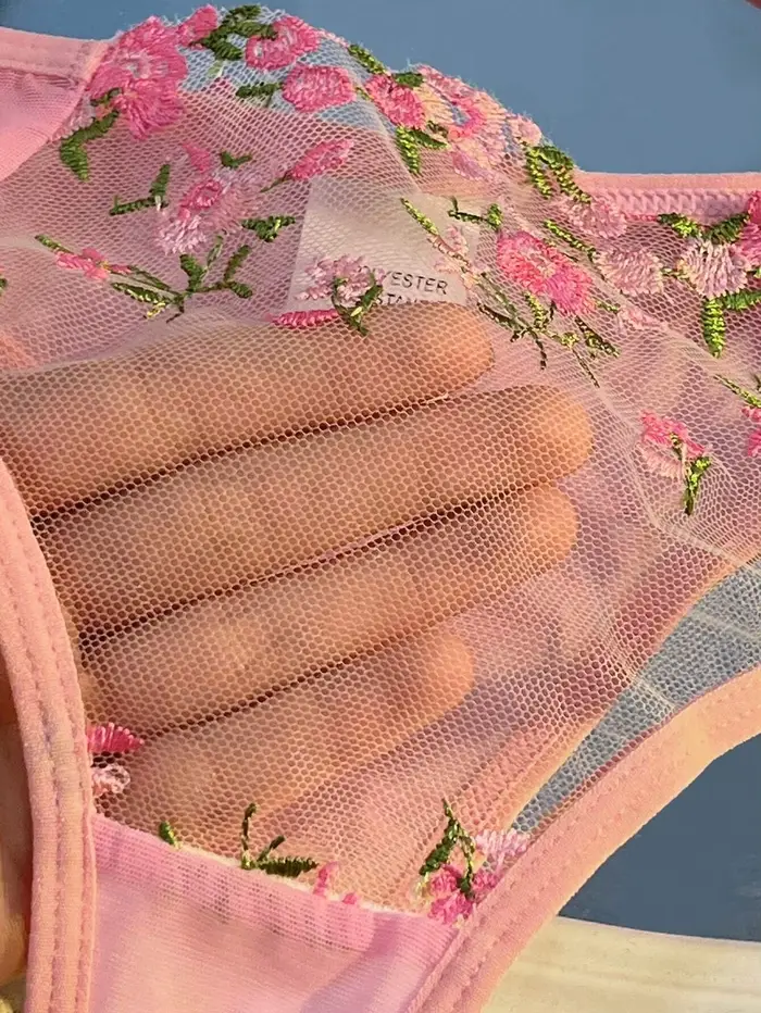 Sexy čipkovaná priesvitná dámska bielizeň