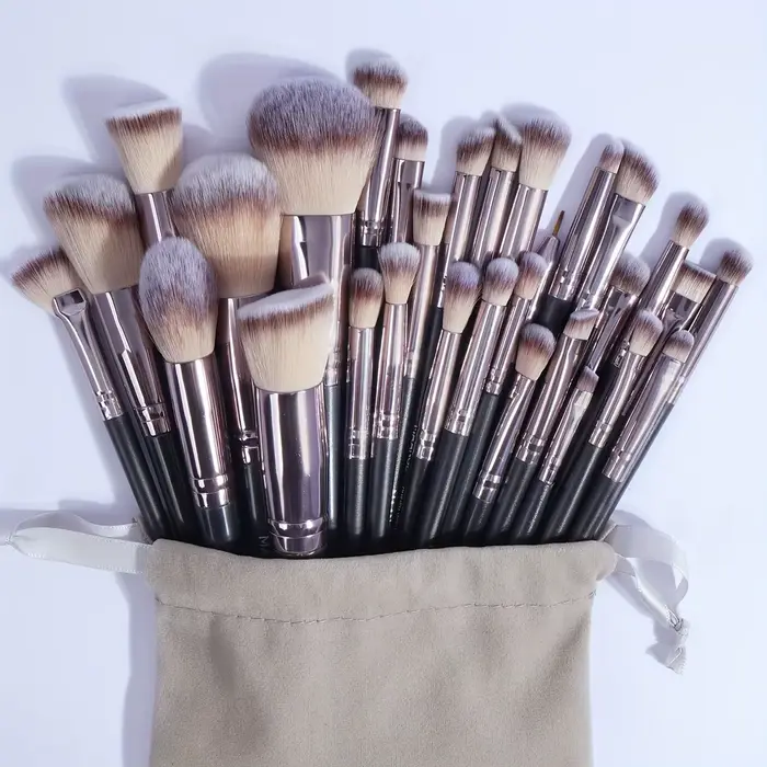 MAANGE - Profesionálna sada štetcov na make-up