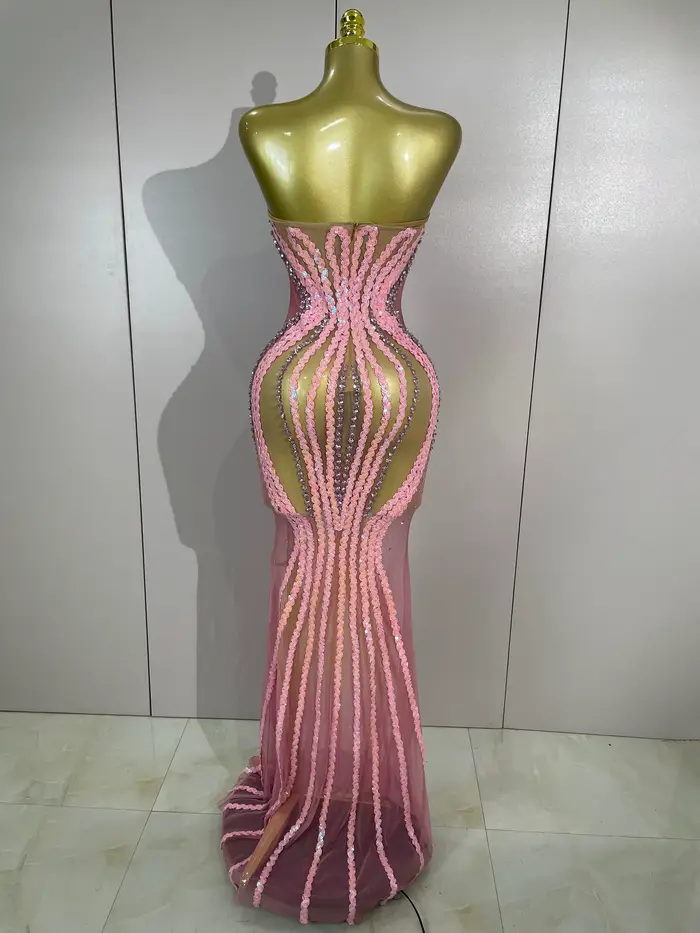 Robe longue sexy scintillante rose avec strass et paillettes, sans bretelles, en maille transparente