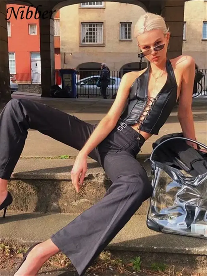 Nibber – Čierny PU kožený krátky top pre ženy