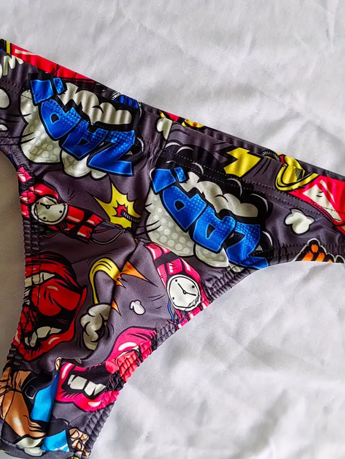 Bikini Pop Art pre mužov s vzorom pastiliek z polyesteru a elastánu na pláž, bazén, vodné aktivity a špeciálne príležitosti