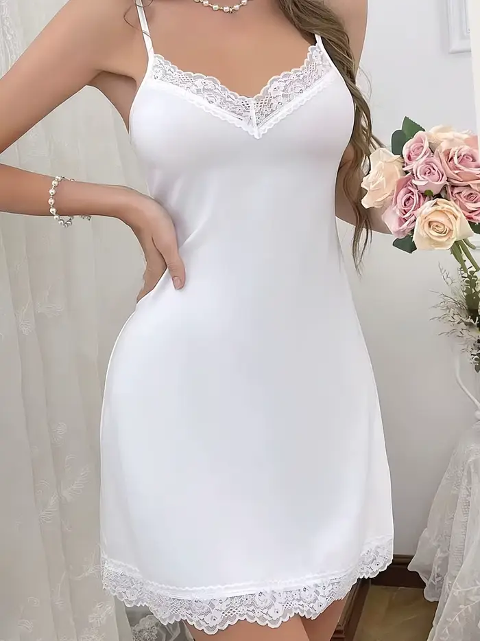 Štýlová a sexy dámska nočná košeľa, polyester a spandex, V-neck, pohodlie a štýl pre teplé noci