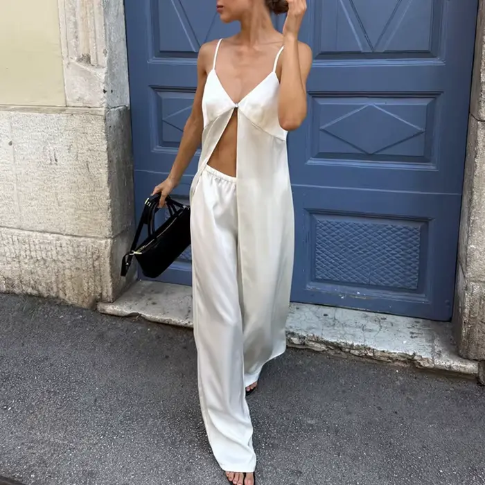 Elegantný dvojdielny set pre ženy: Sexy top s výstrihom do V a rozparkom