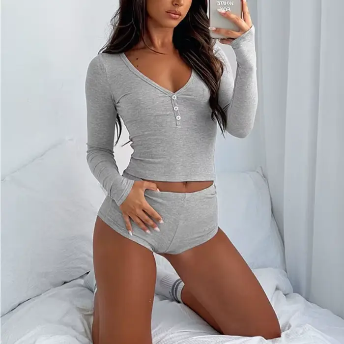 Sexy dámske pyžamo set, Y2K dizajn, slim fit, dlhé rukávy, V-neck, krátky top, šortky, jeseň, polyester a elastan, špeciálne príležitosti