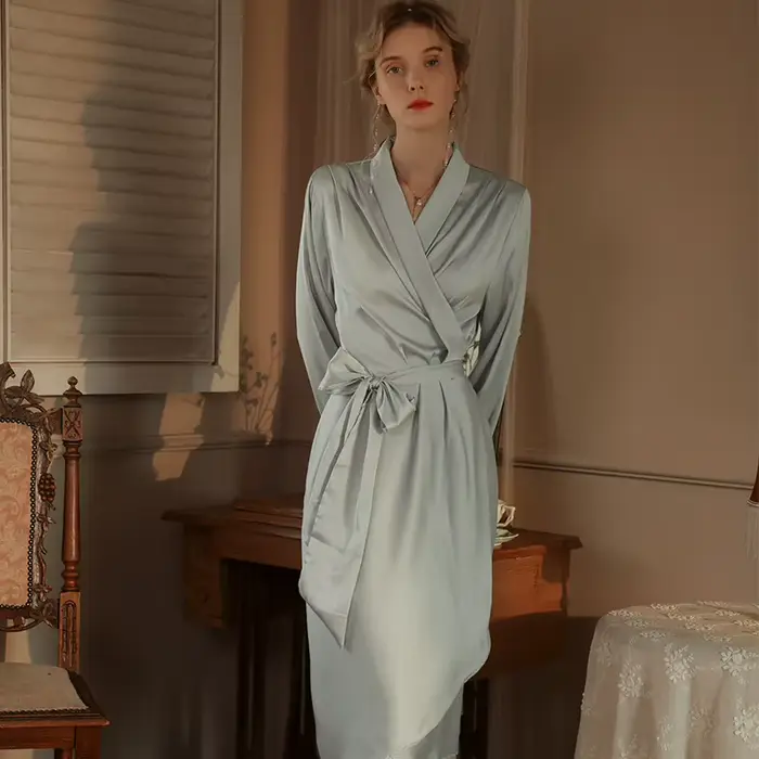 Robe kimono féminine élégante et confortable pour maison et occasions spéciales satinée polyestère