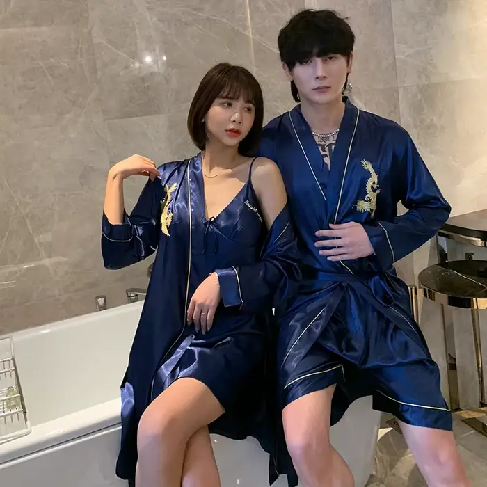 Robe en soie élégante style vintage chinois pour femmes occassions spéciales soyeuse confortable polyester satinée tricotée trois quarts