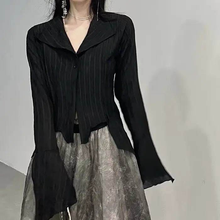Chemises gothiques noires pour femmes, coréen, académique foncé, conçu, hauts irréguliers, mode prin