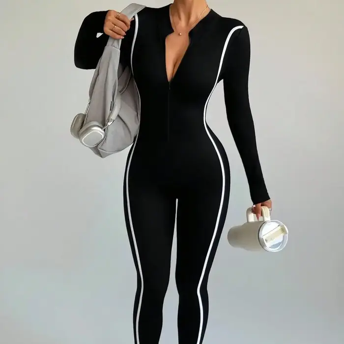 Jogging body s vysokým golierom a farebným blokovaním