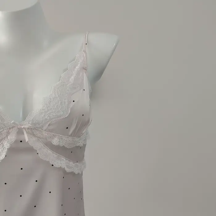 Pyjama de lingerie sexy pour femme en soie glacée à pois et dentelle fine, tenue d'intérieur pour nuits chaudes et occasions spéciales