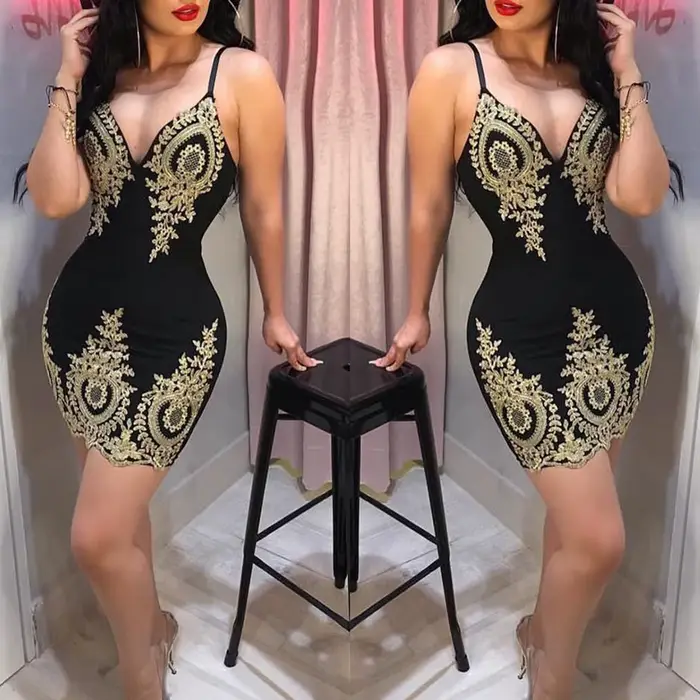 Robe de soirée d'été sexy, mini robe sans manches, coupe cintrée, col bas et dos licou