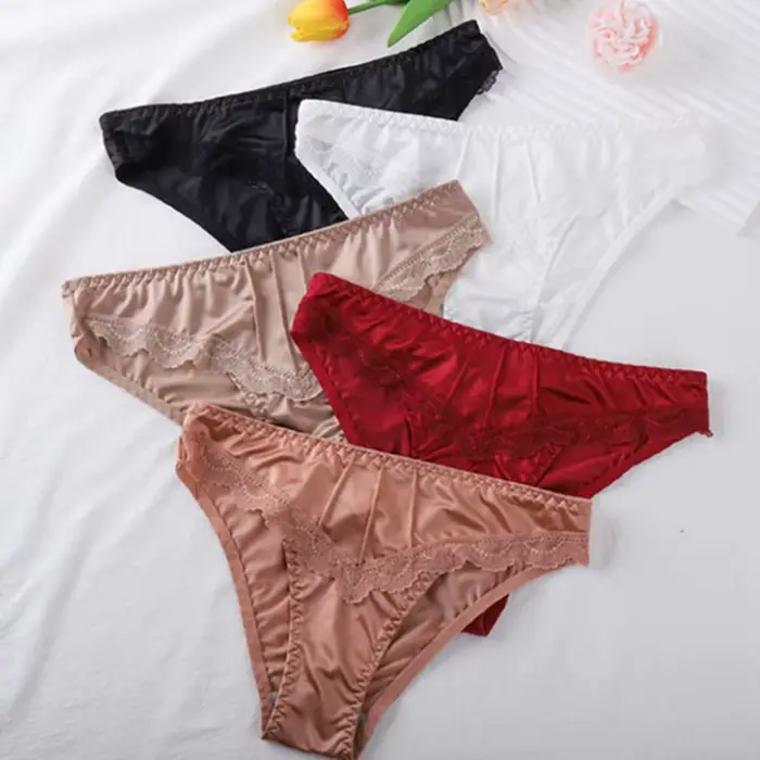 Culotte en satin français en dentelle taille basse pour femmes lingerie féminine élégante occassions romantiques et formelles