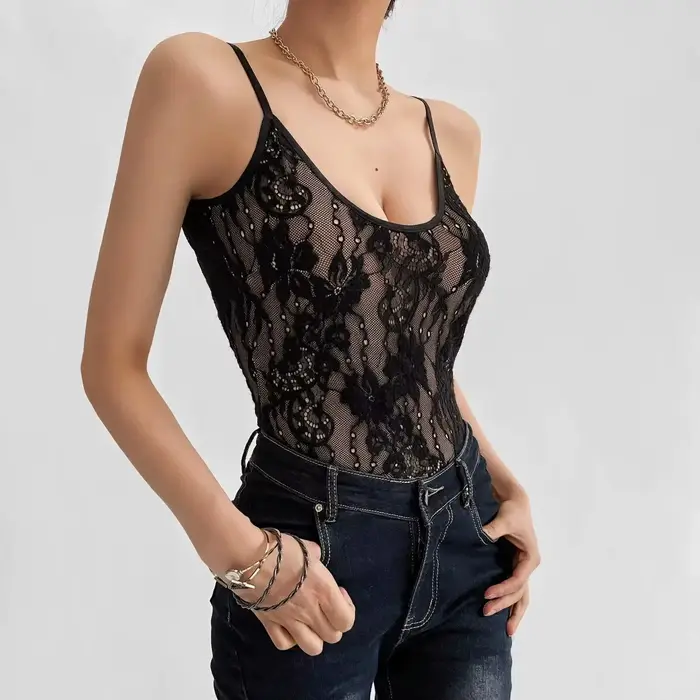 Sexy overal s otvoreným ramenom z polyesteru a elastanu pre ženy, vybavený a elegantný, ideálny pre večierky a špeciálne príležitosti