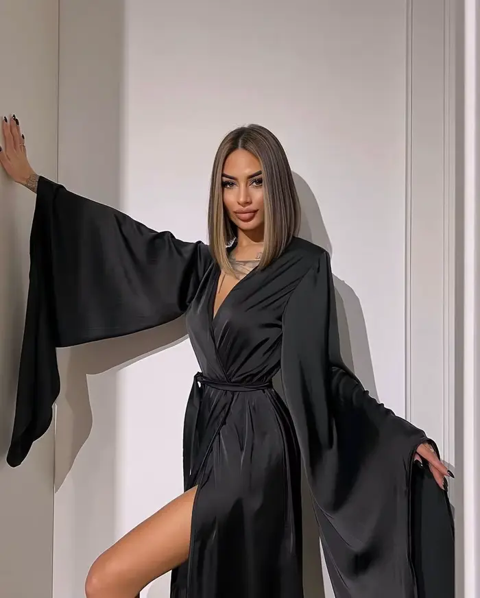 Robe de soirée en satin noir, sexy, col en V, manches évasées, en taffetas, pour bal de promo, robes