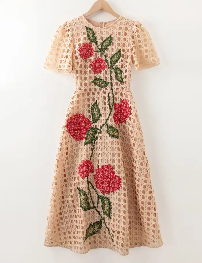 Robe brodée ajourée pour femmes, Style à la mode, motifs de fleurs, manches courtes, mi-mollet, abri