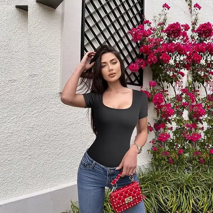 Dimmkof Sexy rebrované body s hranatým výstrihom