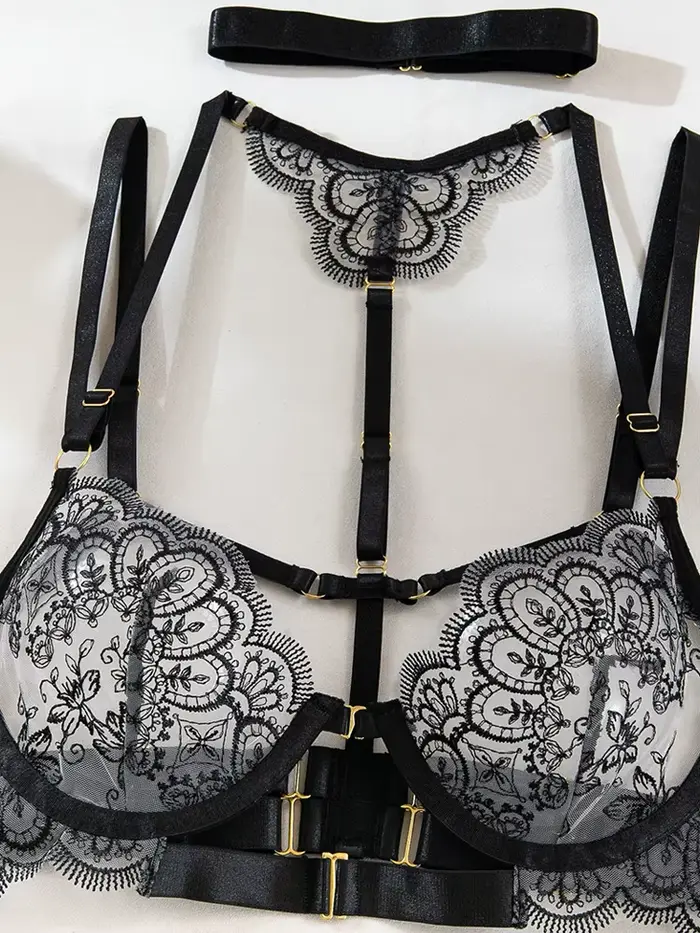 Ensemble de lingerie sculptante cinq pièces Belamimi en dentelle pour femmes avec soutien-gorge plongeur et culotte brodée occasions spéciales et quotidiennes