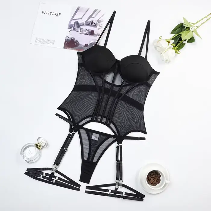 Luxusný 3-dielny sexy set pre ženy: body s odhaleným chrbtom a podväzkový pás