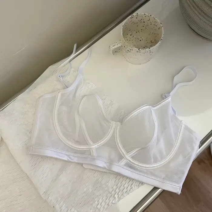 Soutien-gorge transparent en dentelle brodée pour femme, ultra fin, sous-vêtement sans bretelles, invisible, sexy, patch de poitrine, cadeau