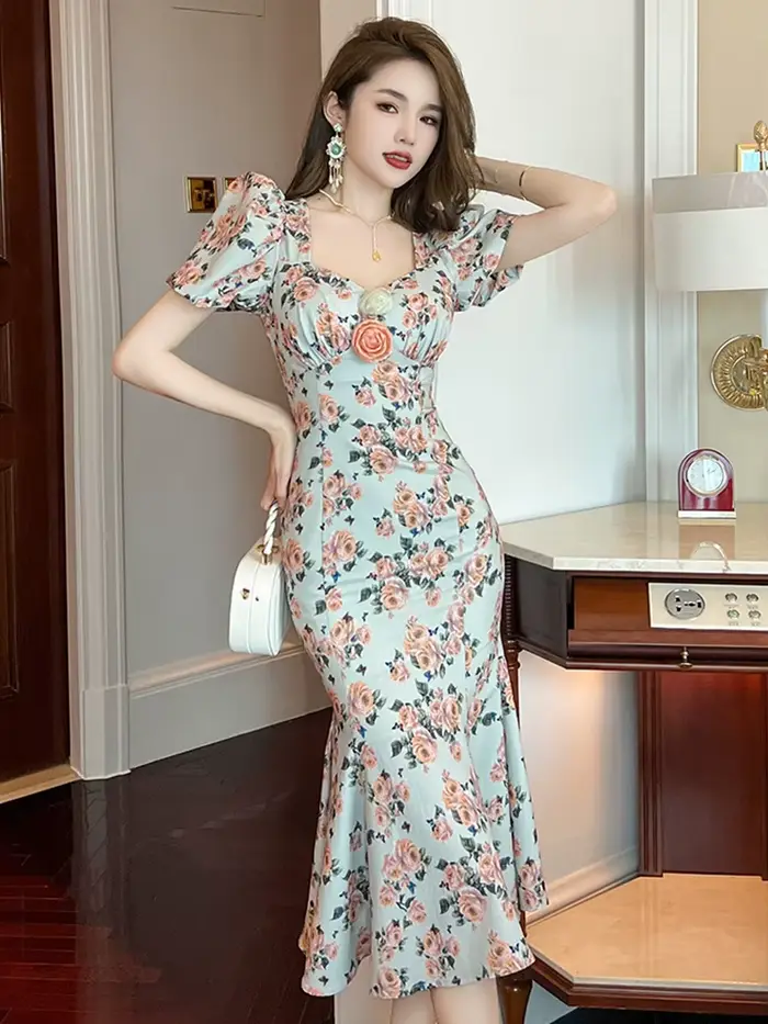 Robe vintage française rose avec manches bouffantes et décoration florale pour femmes grandes occasions estivales