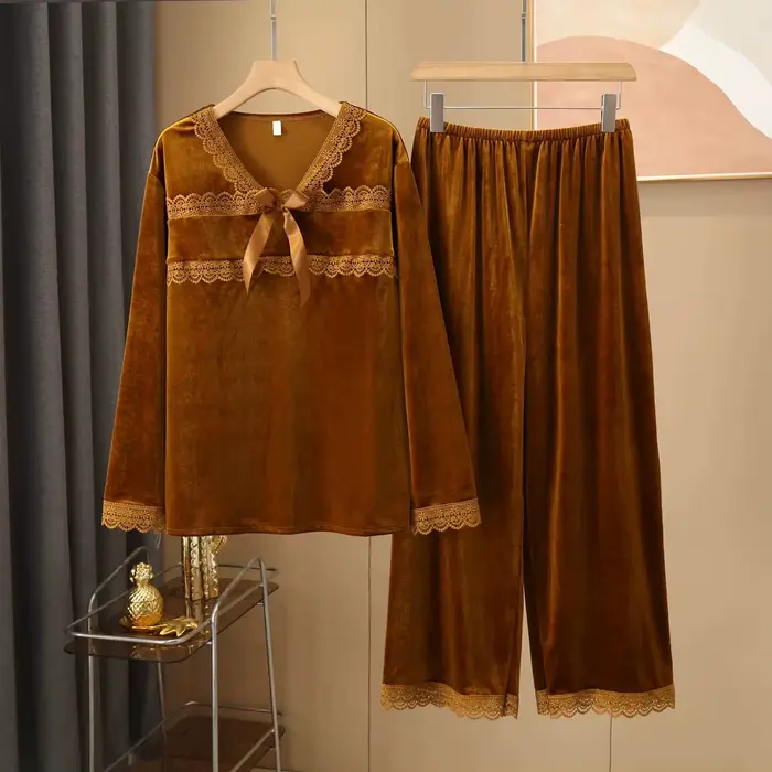 Pyjama féminin en polyester velours sexy et élégant pour les nuits confortables et les occasions spéciales