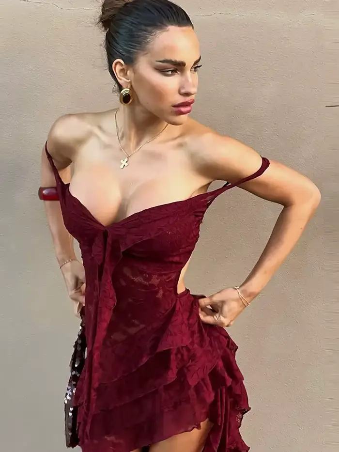 Sexy asymetrické šaty bez rukávov kokety z polyesteru a elastanu pre špeciálne príležitosti pre ženy