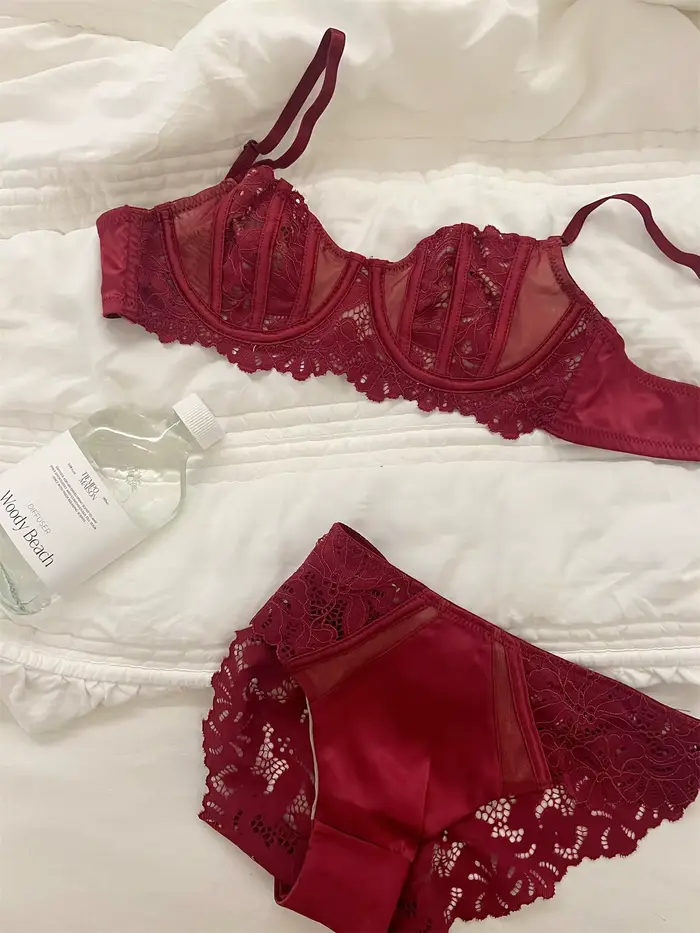Spodná bielizeň sexy červená čipka dutá výklenok s oceľovým krúžkom podprsenky ženy zhromaždili podprsenka dámske spodné prádlo podprsenka set