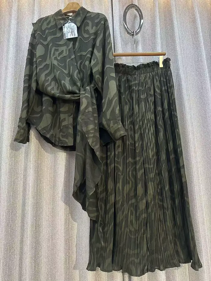 Retro pyžamový set pre ženy, voľne padnúca košeľa s nepravidelným potlačou, nohavice so širokými nohavicami, ležérne, pohodlné, ideálne pre noci a špeciálne príležitosti