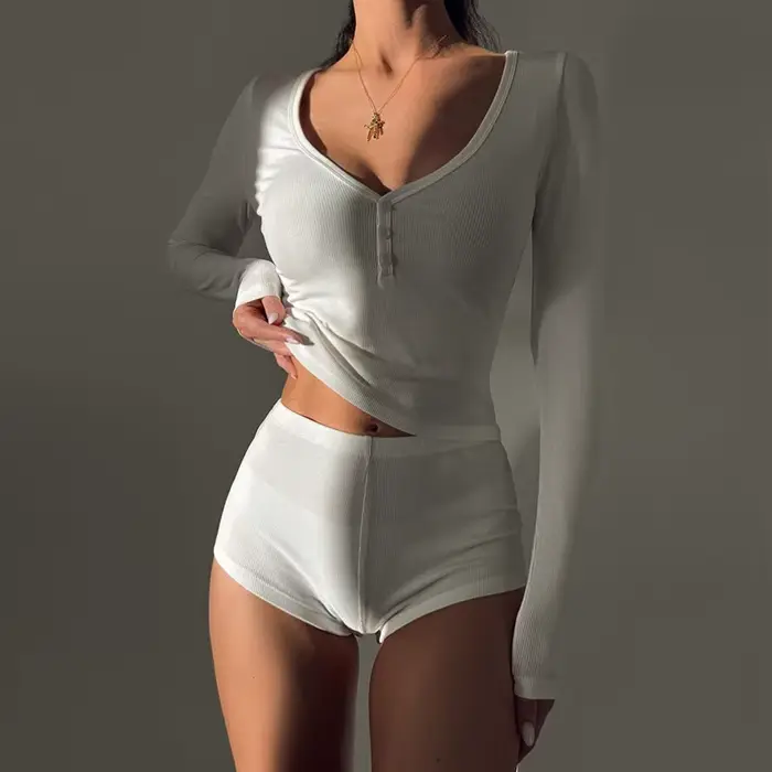 Sexy dámske pyžamo set, Y2K dizajn, slim fit, dlhé rukávy, V-neck, krátky top, šortky, jeseň, polyester a elastan, špeciálne príležitosti