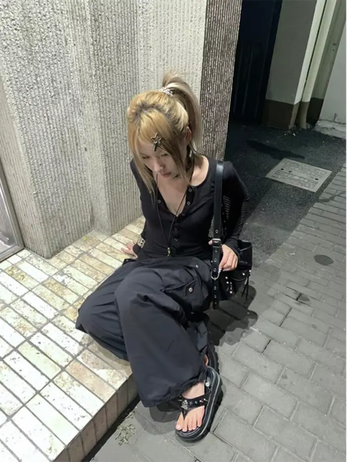 Tonngirls Y2K japonské tričko pre ženy s čipkovanými dlhými rukávmi s grafickou potlačou