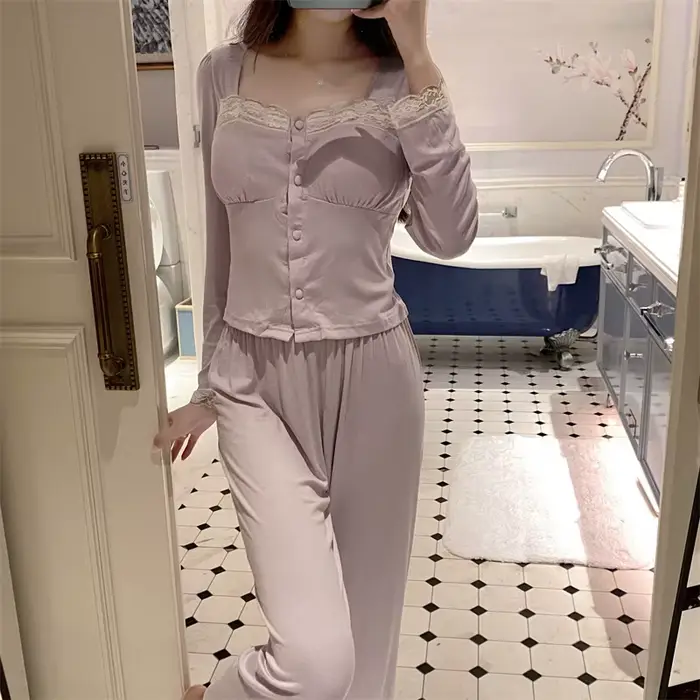 Kórejské pyžamo so štvorcovým výstrihom pre ženy