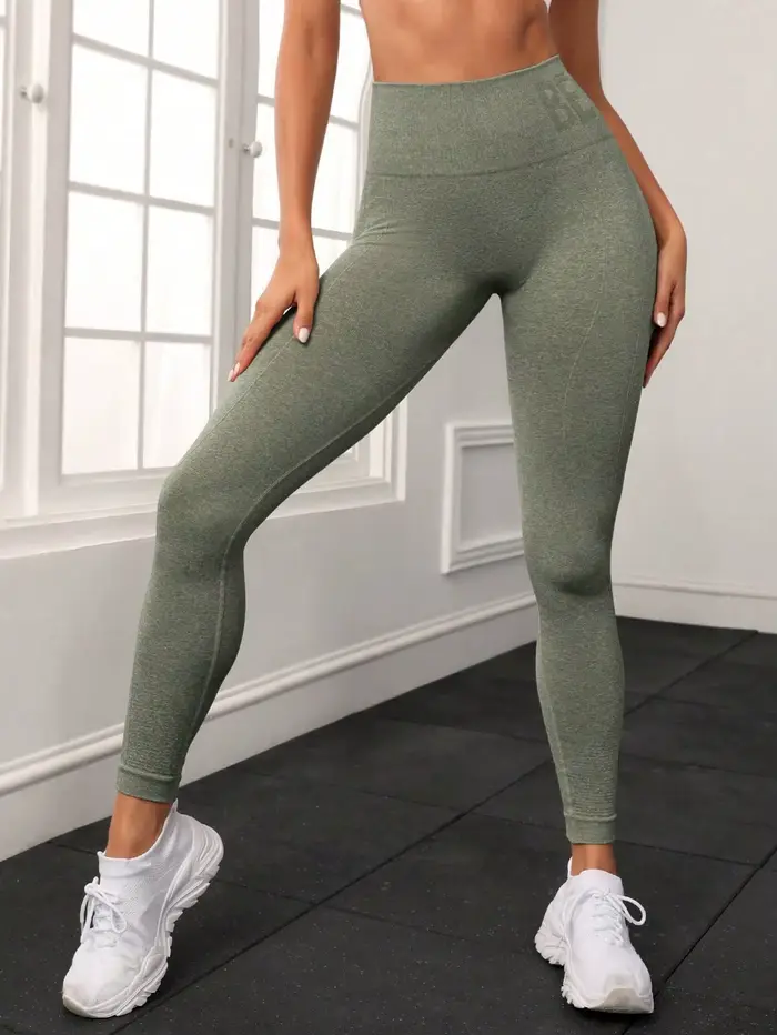 Bezšvové joggingové nohavice s broskyňovým písmom