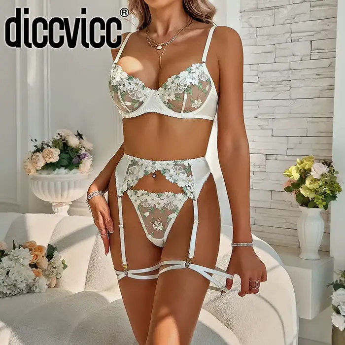 Sexy kvetinové vyšívané dámske spodná bielizeň set s nelemovanou podprsenkou a nohavičky z polyesteru a elastanu pre špeciálne a romantické príležitosti