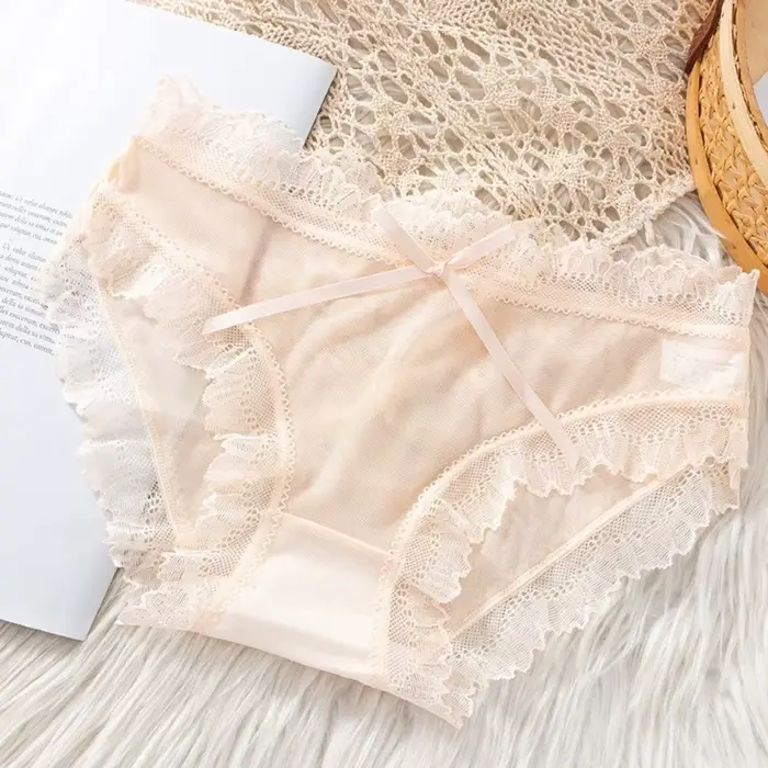 Culotte en dentelle taille basse en polyester avec entrejambe en coton pour femmes, confort doux et élégance subtile pour toutes occasions