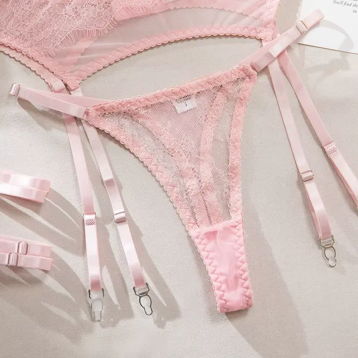 Sexy a elegantný 3-dielny fantazijný set s podväzkami