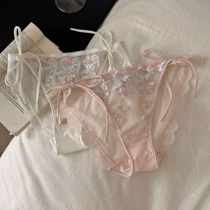 Nízky pás Polyester Flower vyšívané priehľadné nohavičky pre ženy Špeciálne príležitosti Spodná bielizeň Elegantné mäkké a sofistikované