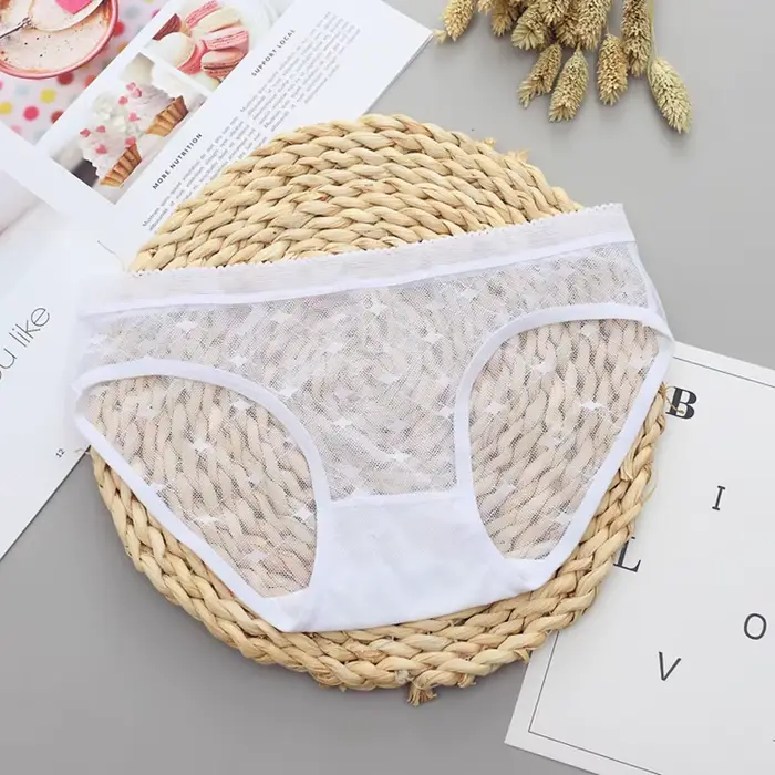Sexi priesvitné čipkované nohavičky pre ženy