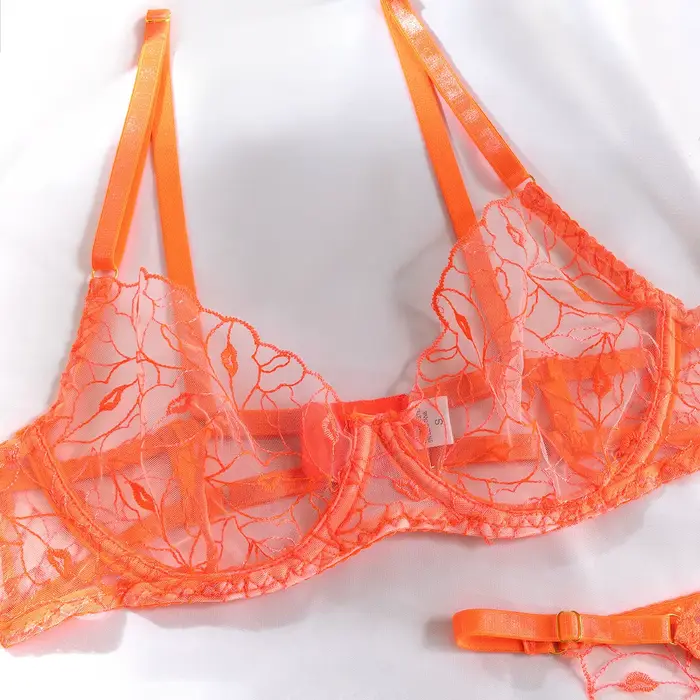 Sada sexy spodná bielizeň 4 kusy s výšivkou oranžové pery, podprsenka a tangá v priehľadné pletivo, podväzkový pás a nohu prsteň, intímne set