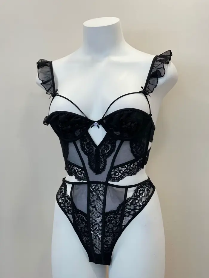 Jeden kus batérie oblek pre ženu, lietať s volánikmi bez hrudníka podložky s kosticami, sexy spodná bielizeň podprsenka set, vydlabané čipky spodná bielizeň, bralette