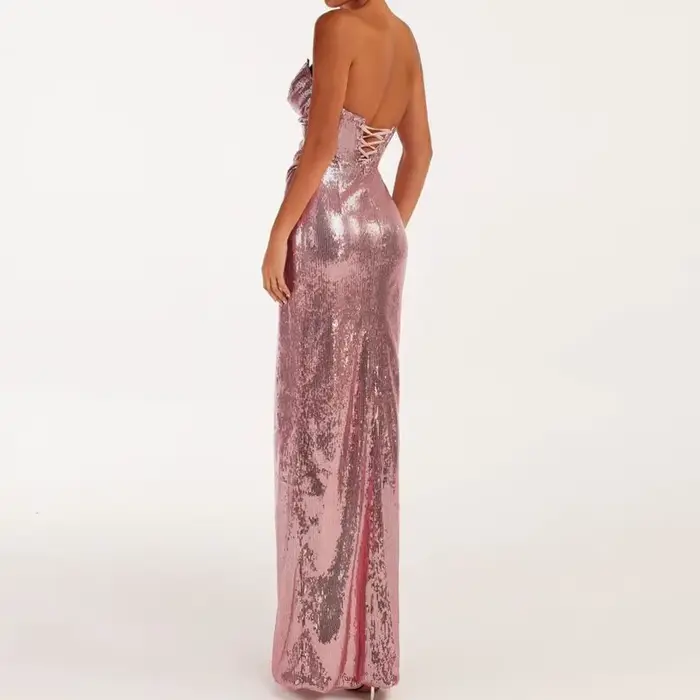 Robe de soirée sans bretelles à paillettes de couleur rose avec une fente sur les cuisses, robe long
