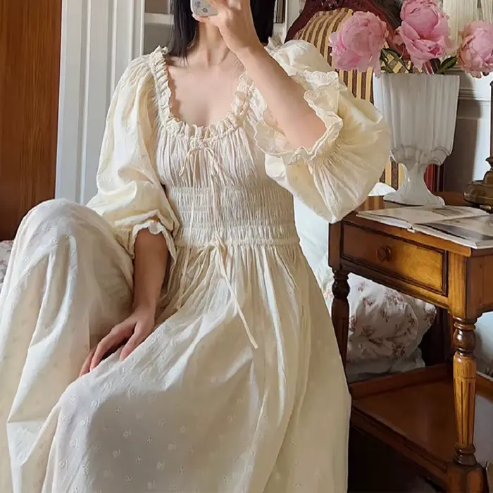 Chemise de nuit en coton pur élégante avec dentelle pour femmes longues manches pour automne et occasions spéciales