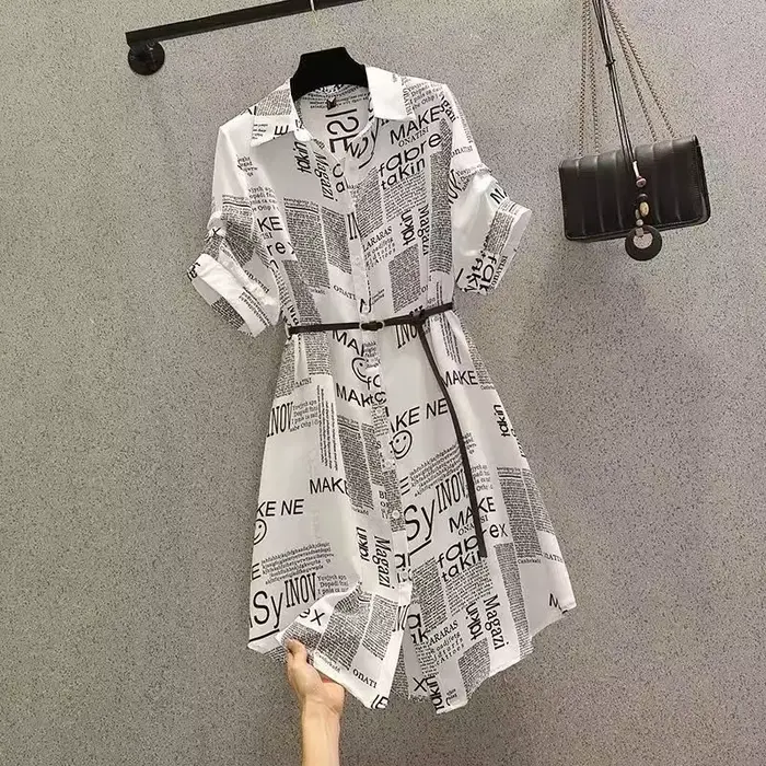 Dámske šaty s potlačou písmen