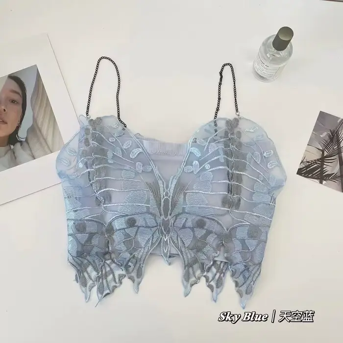 Dvojdielna sada v tylovej a rozprávkovej motýľovej čipke, elastický tesný top s integrovanou podprsenkou a kovovými retiazkovými popruhmi