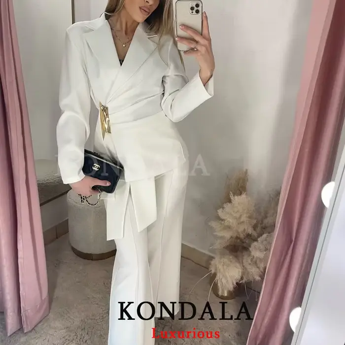 KONDALA – Novinka Štýlová pre Ženy: Jednodielny Biely Sakový Komplet s Dlhými Rukávmi