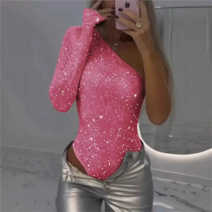 Dámske trblietavé body s asymetrickým odhaleným ramenom