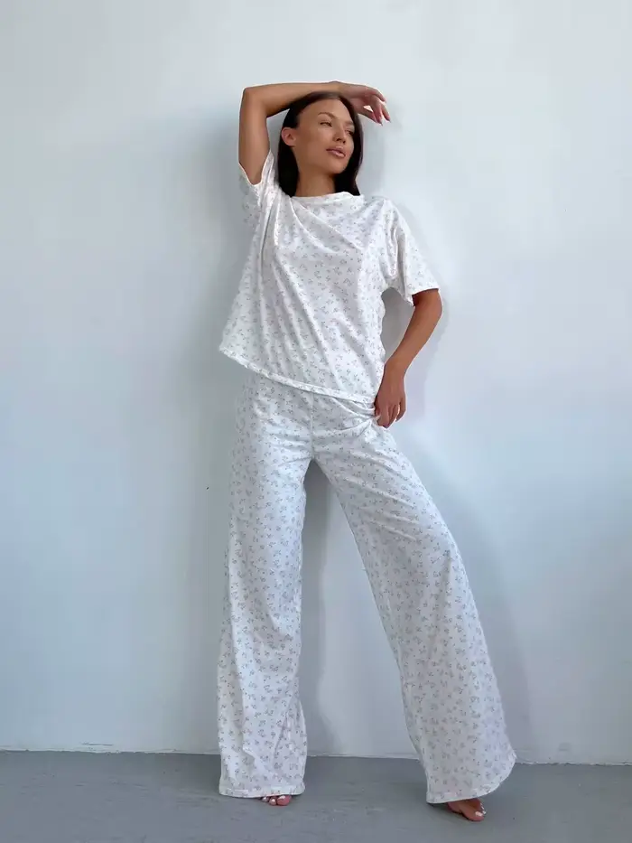 Nový americký štýl Dámske pyžamo s tvarom srdca kvetinová tlač, krátke rukávy, dlhé nohavice, Plus veľkosť trendy relaxačné oblečenie Set
